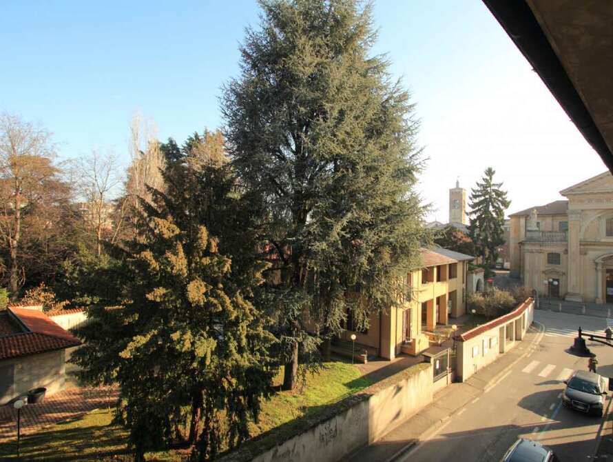 vimercate centro storico in affitto 2 locali con arredo nuovo