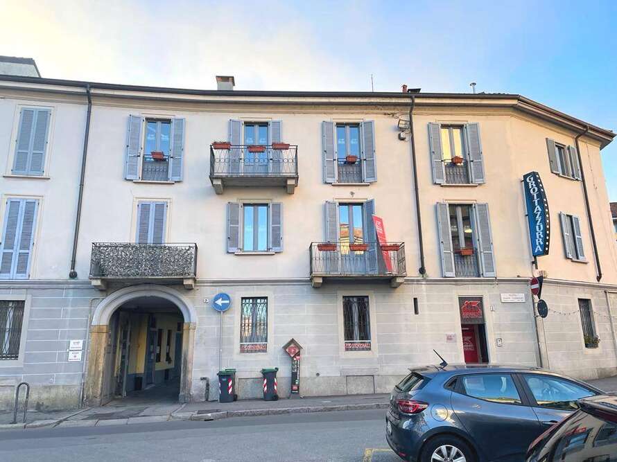 monza centro storico 2 locali arredato