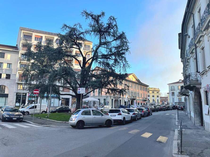 monza centro storico 2 locali arredato