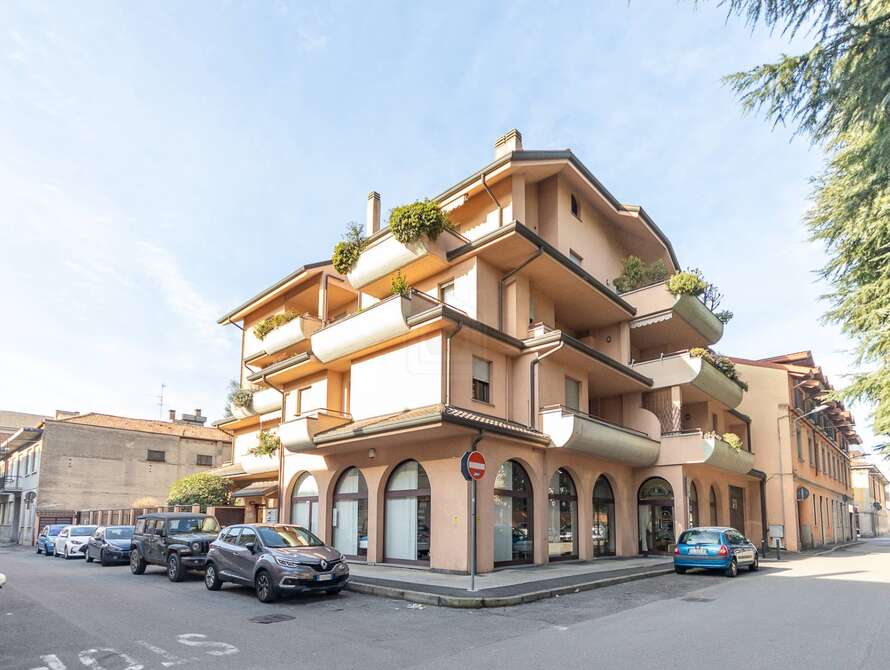 locale commerciale di 1 locali a lissone