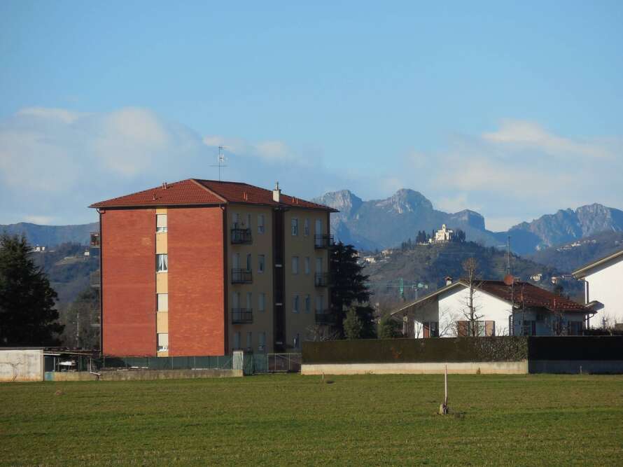 appartamento di 5 locali a bernareggio