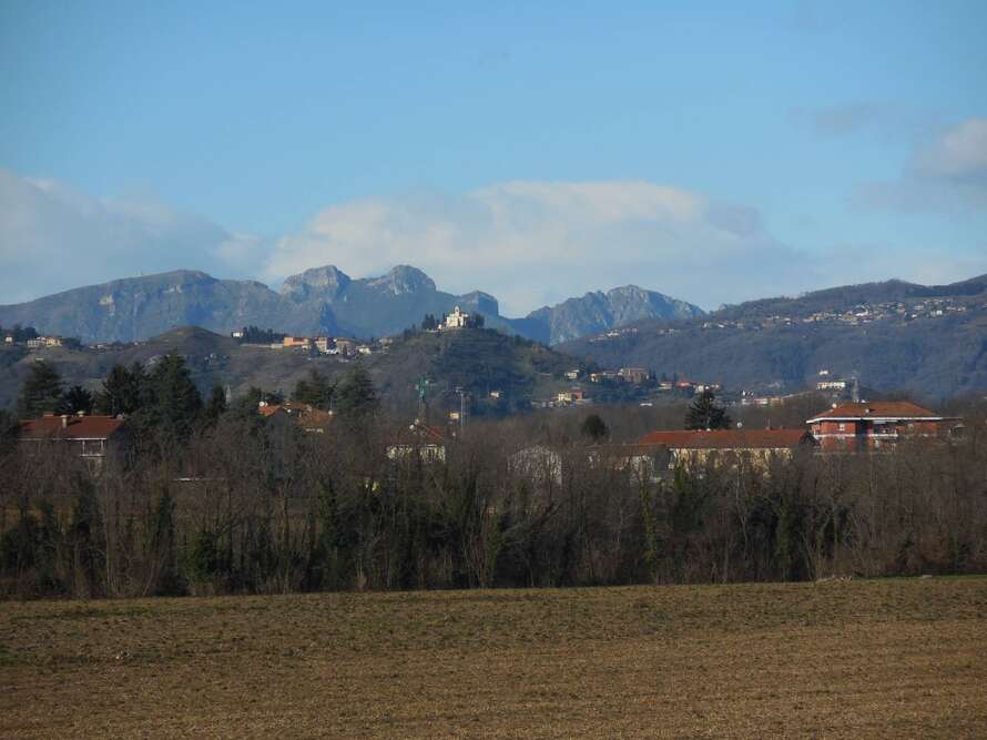 appartamento di 5 locali a bernareggio