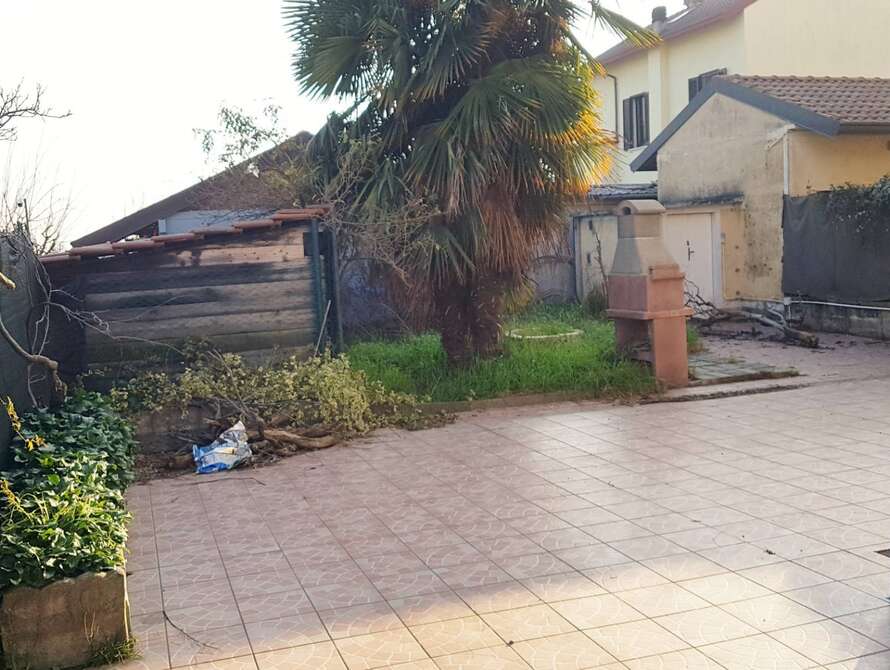 porzione di casa di 2 locali a cornate d adda
