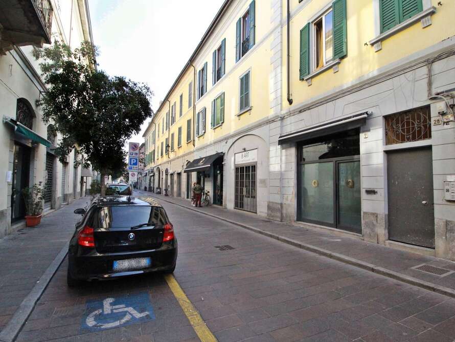 locale commerciale di 1 locali a monza