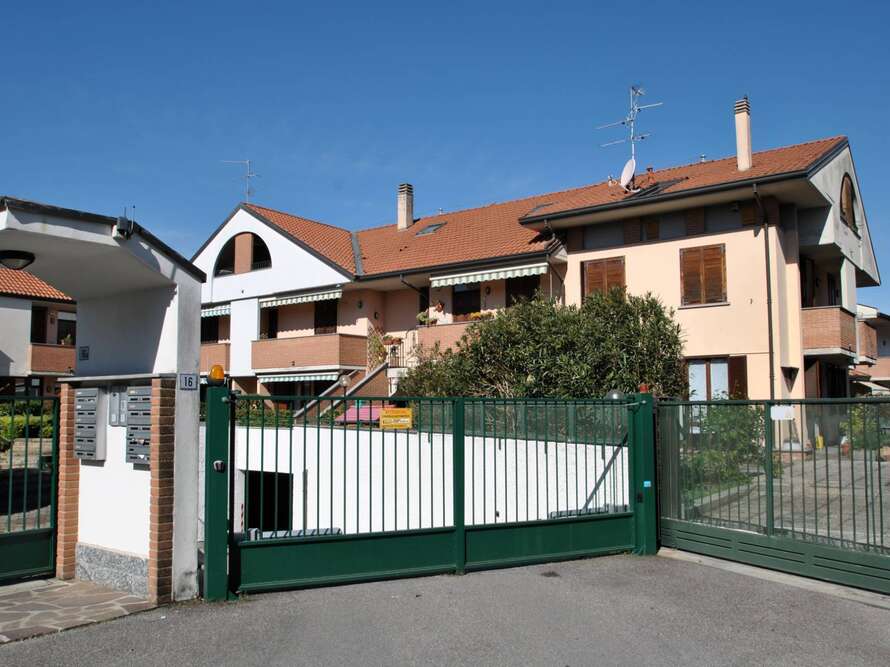 appartamento di 4 locali a vimercate