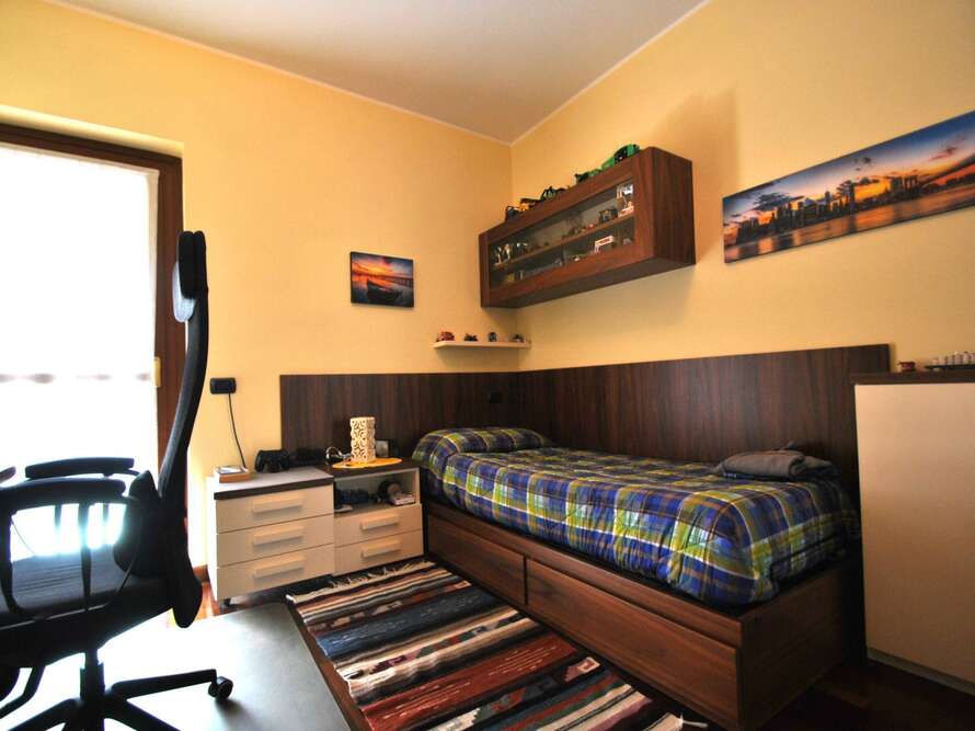 appartamento di 4 locali a vimercate