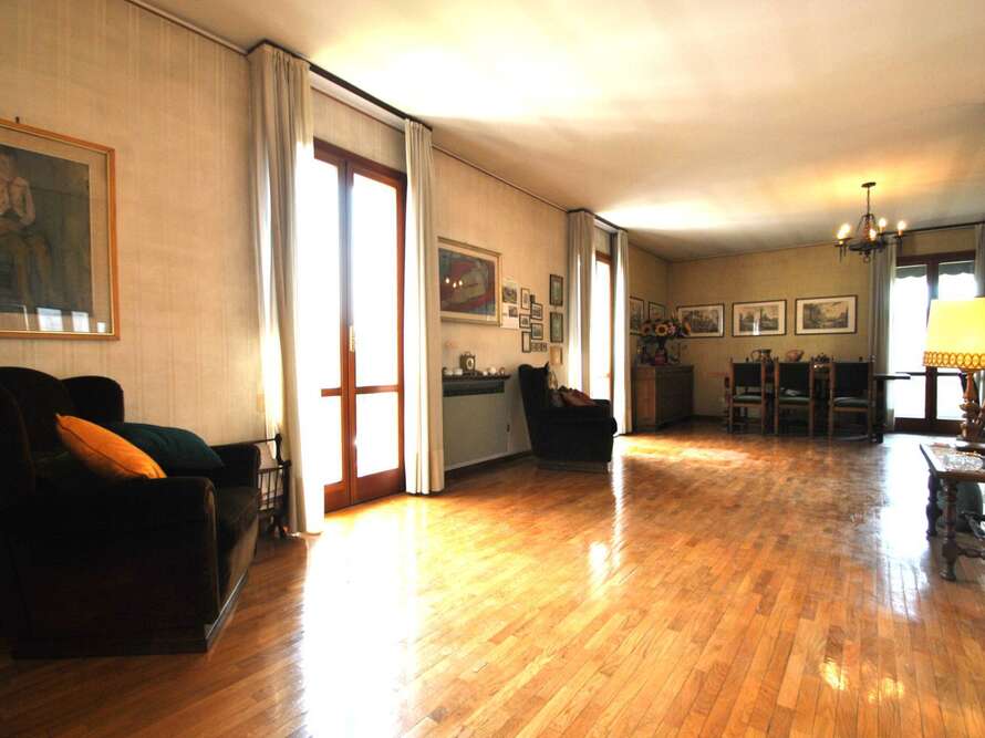 appartamento di 4 locali a vimercate