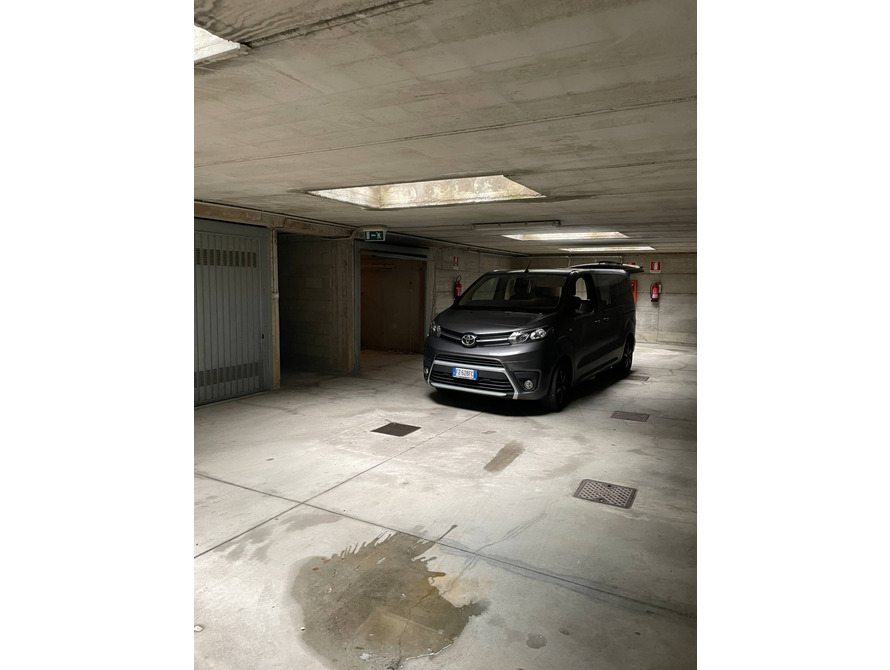 box o garage di 1 locali a cinisello balsamo