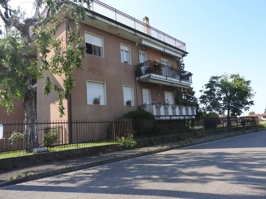appartamento di 3 locali a robbiate