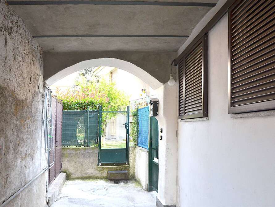 casa di corte su due livelli