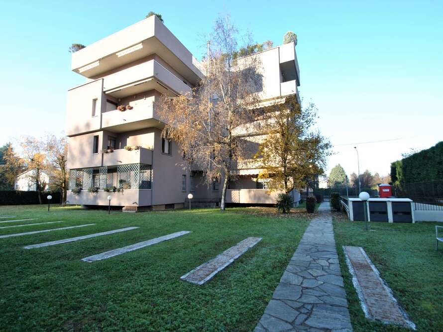 appartamento di 4 locali a vimercate