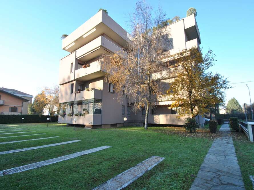appartamento di 4 locali a vimercate