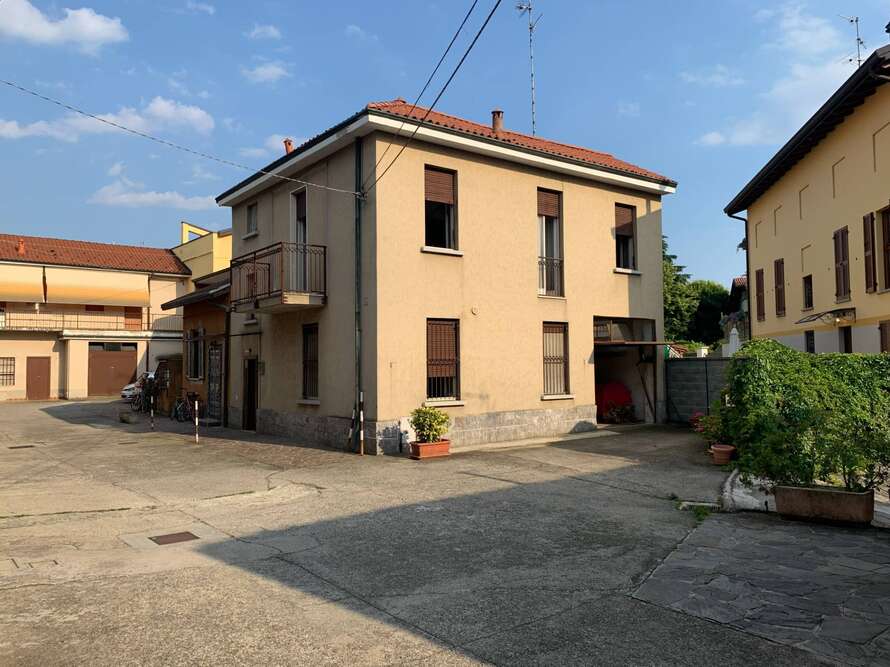 casa indipendente di 5 locali a vimercate