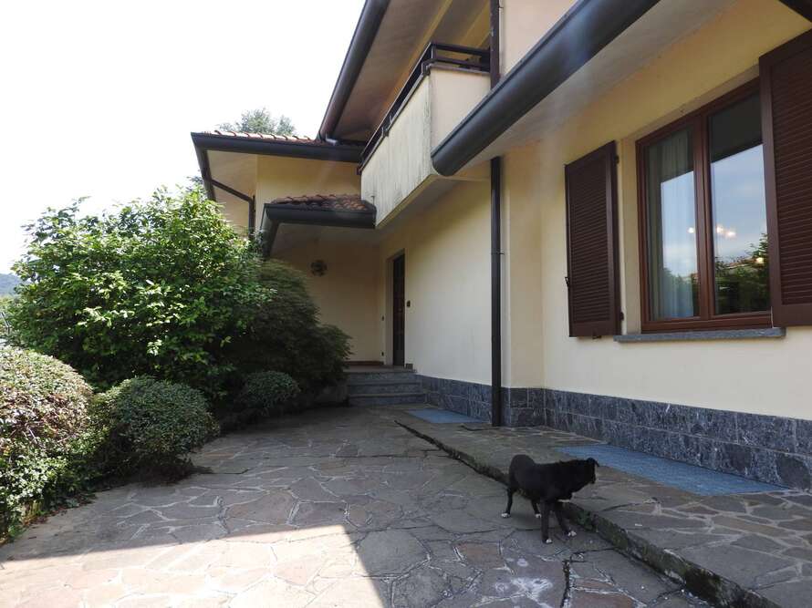 villa di 6 locali a imbersago