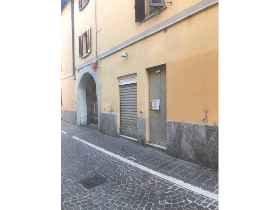 negozio di 1 locali a brugherio
