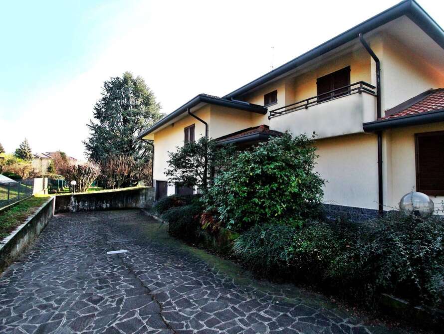 villa di 6 locali a imbersago