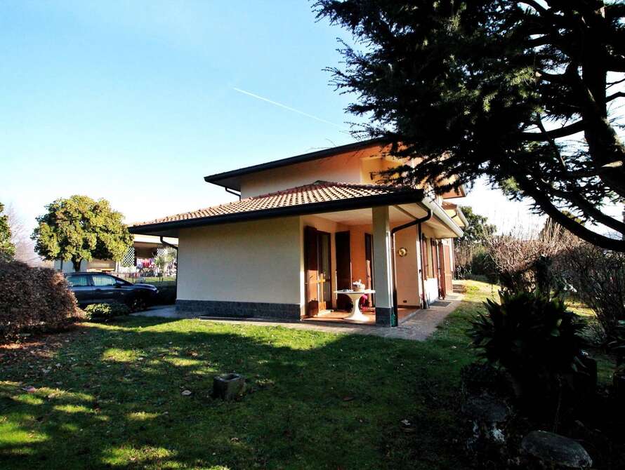 villa di 6 locali a imbersago