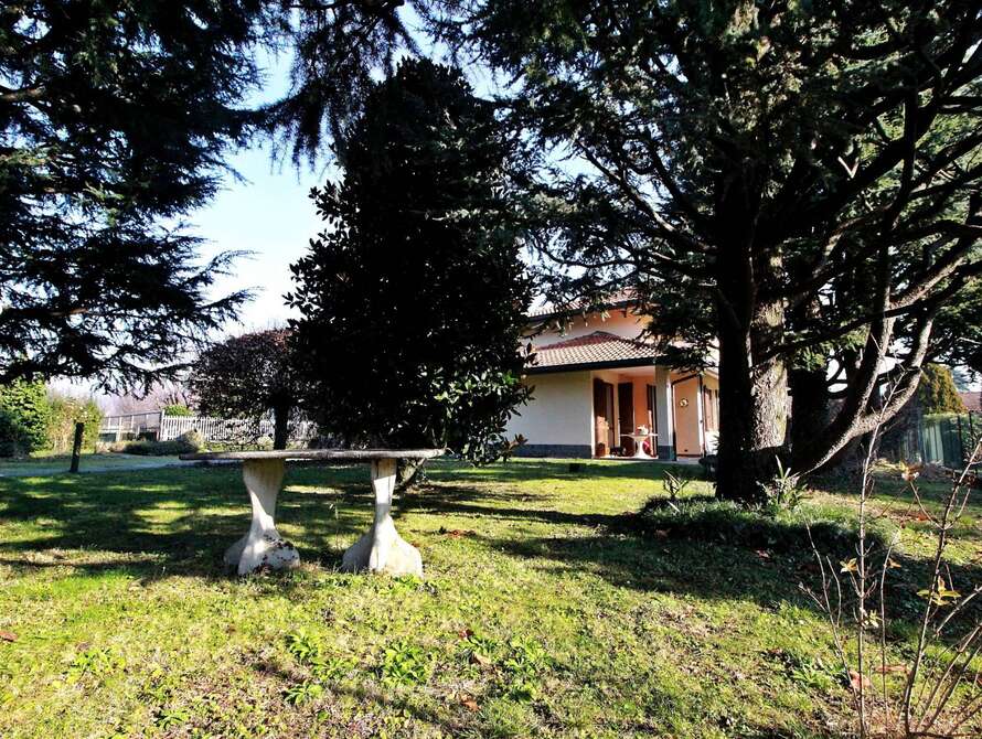 villa di 6 locali a imbersago