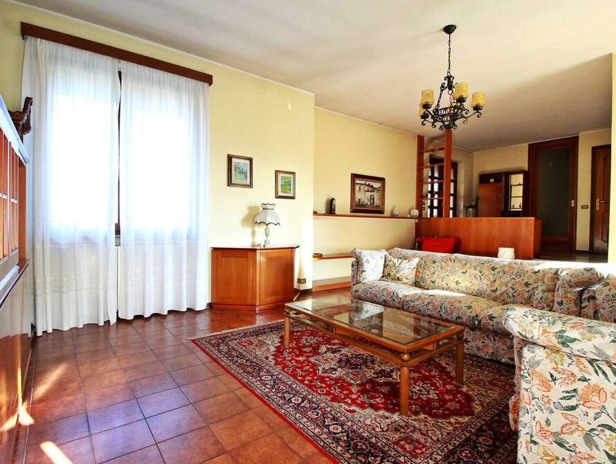 villa di 6 locali a imbersago