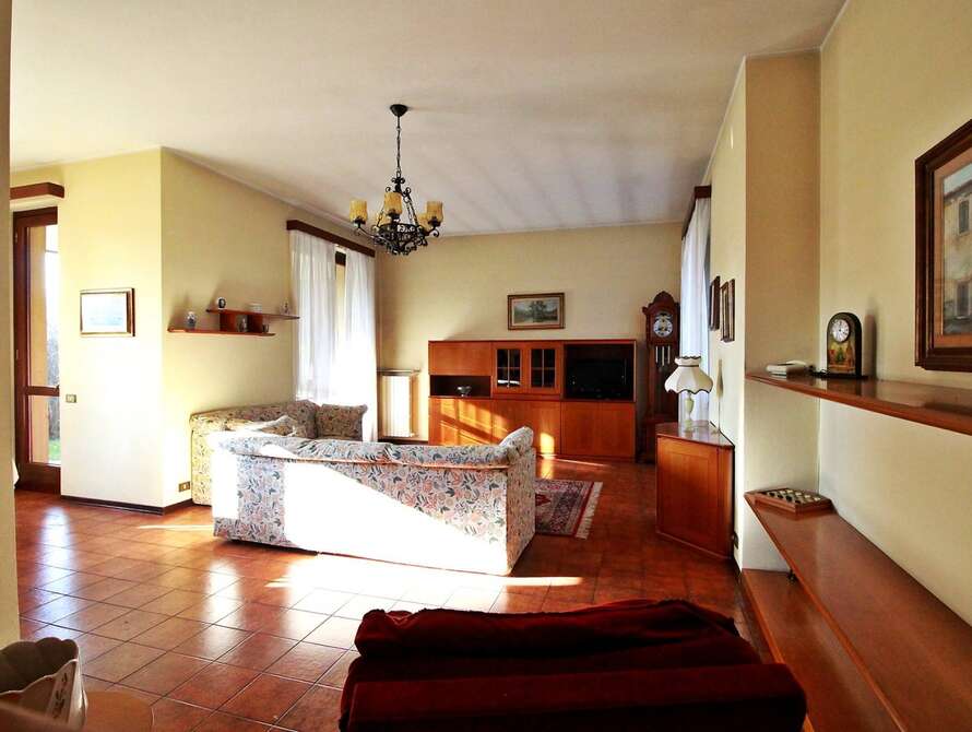 villa di 6 locali a imbersago