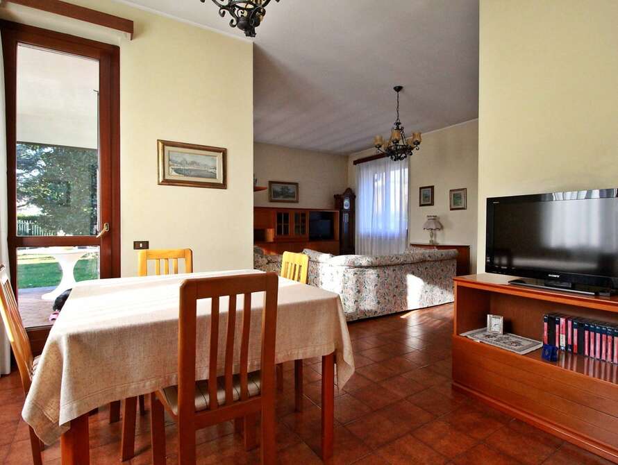 villa di 6 locali a imbersago