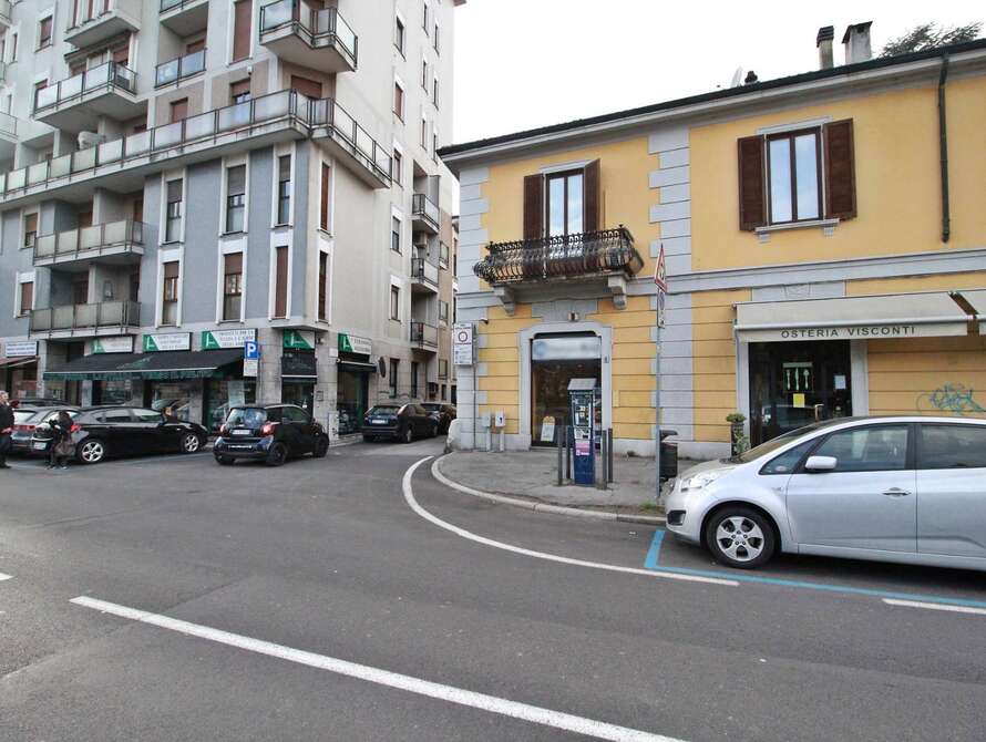locale commerciale di 2 locali a monza