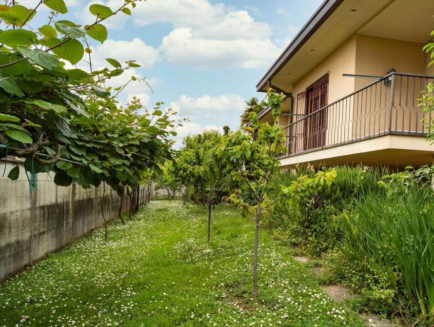 villa di 4 locali a bernareggio