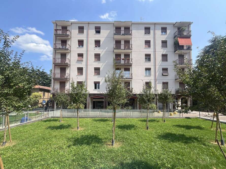 negozio di 1 locali a villasanta