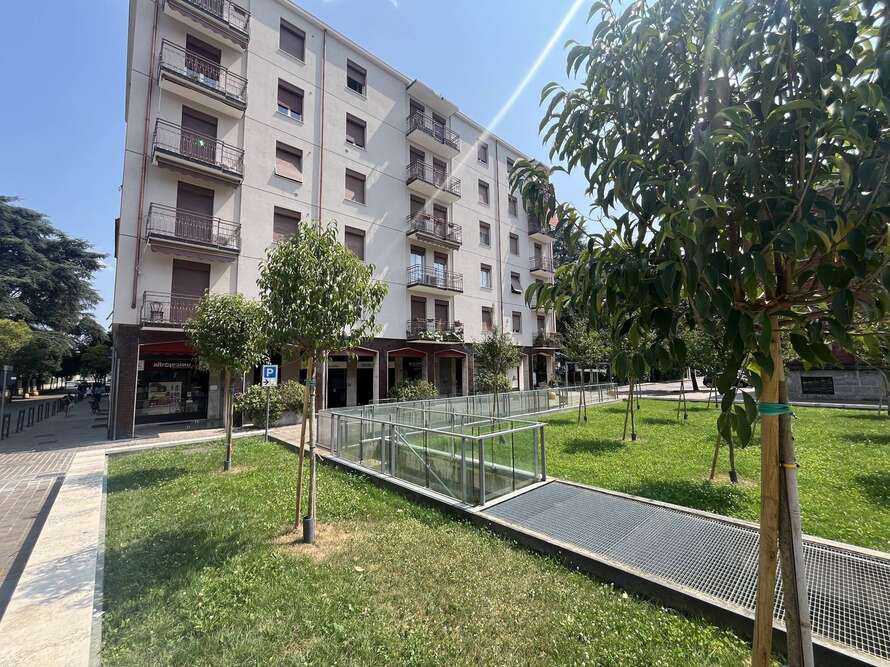 negozio di 1 locali a villasanta