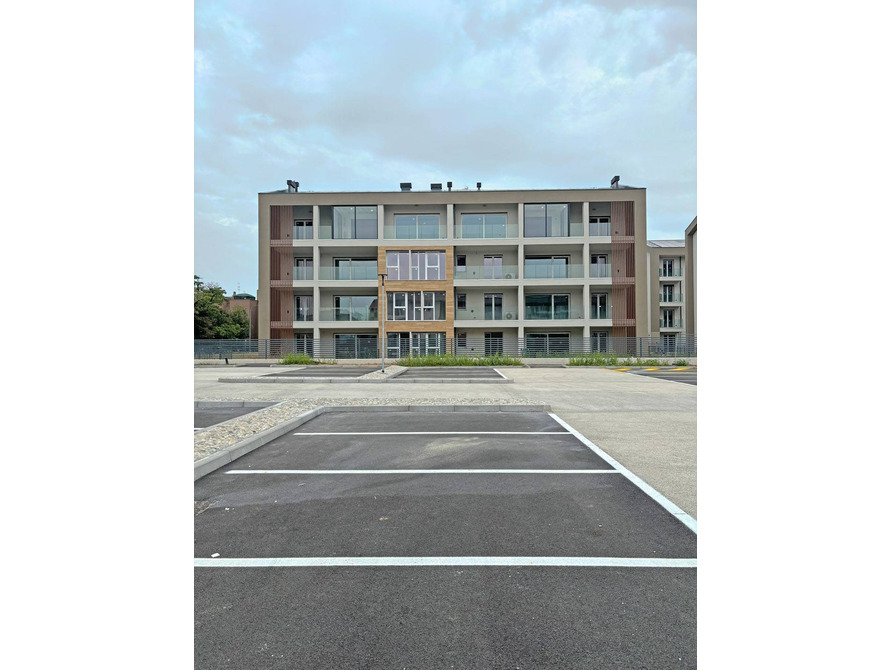 appartamento di 5 locali a vimercate