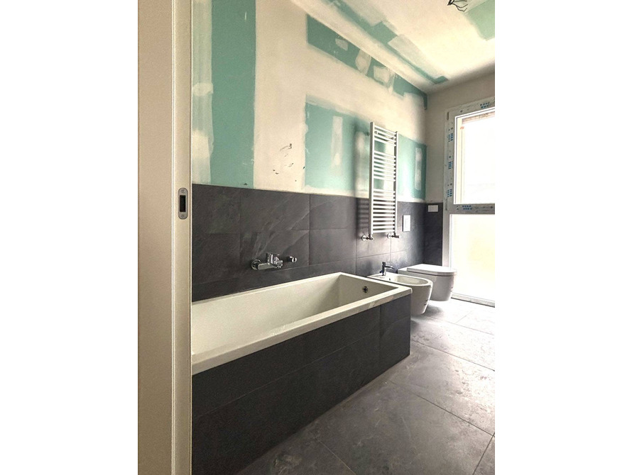 appartamento di 5 locali a vimercate