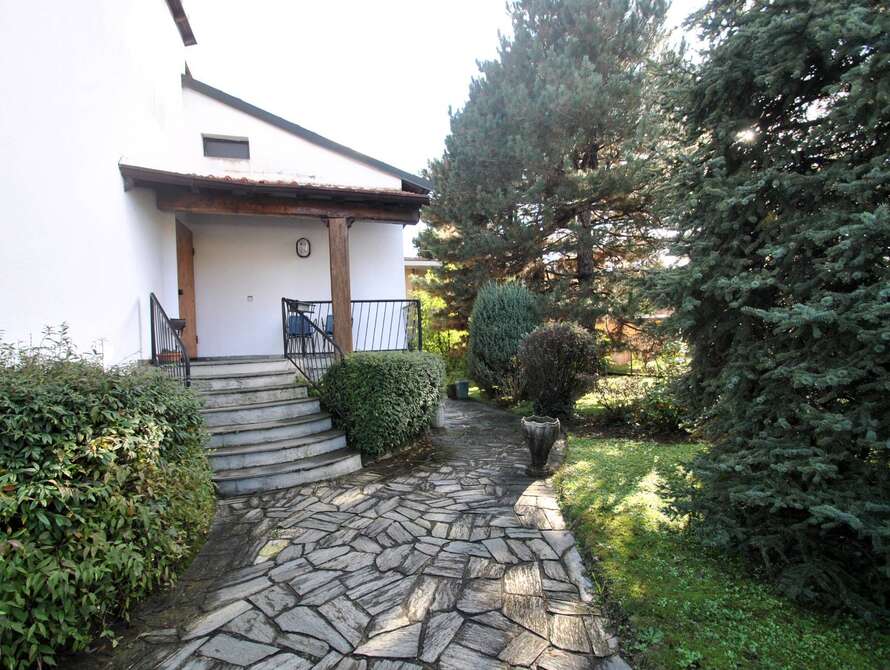 villa di 6 locali a vimercate