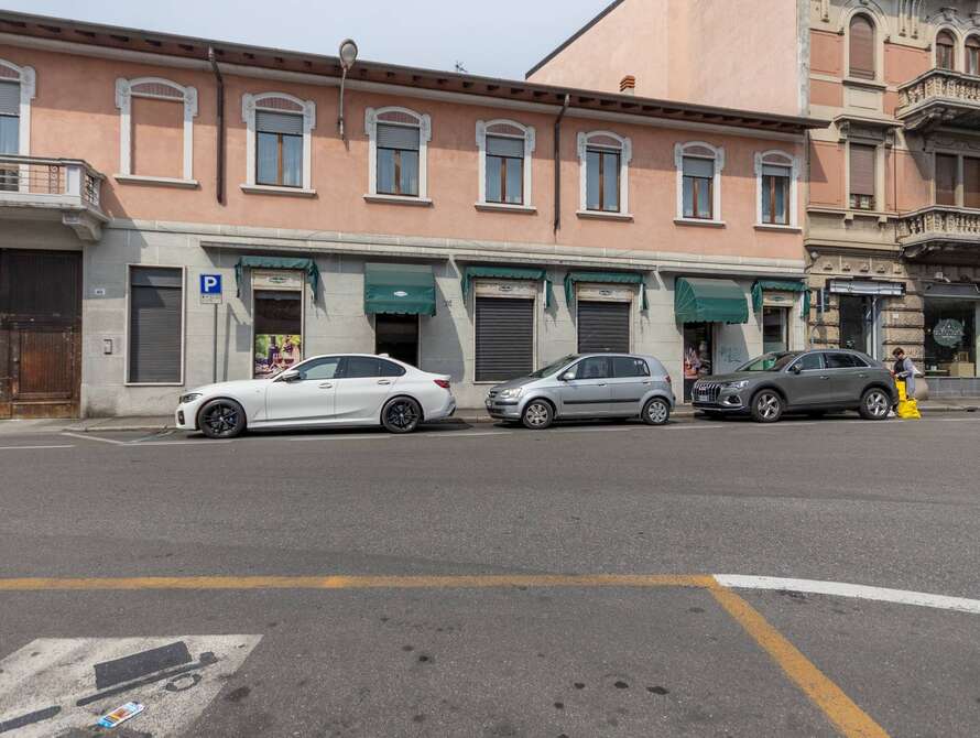 negozio di 2 locali a lissone