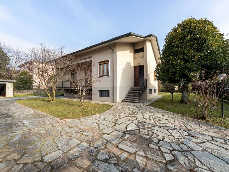 villa di 5 locali a vimercate