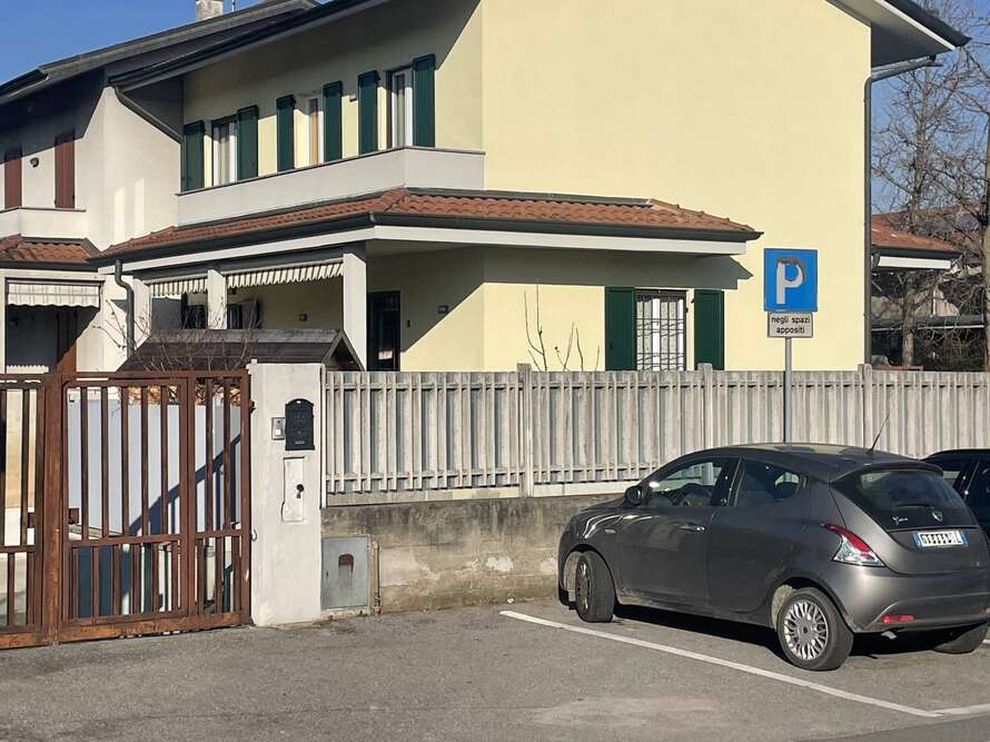 villetta a schiera di 5 locali a grezzago