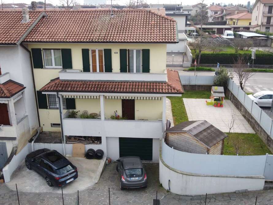 villetta a schiera di 5 locali a grezzago