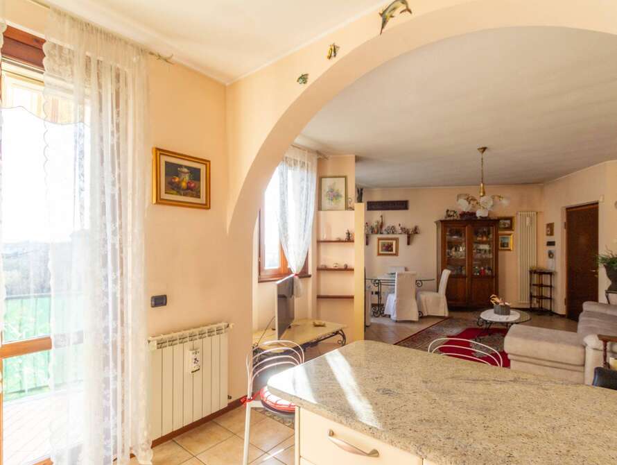 appartamento di 4 locali a usmate velate