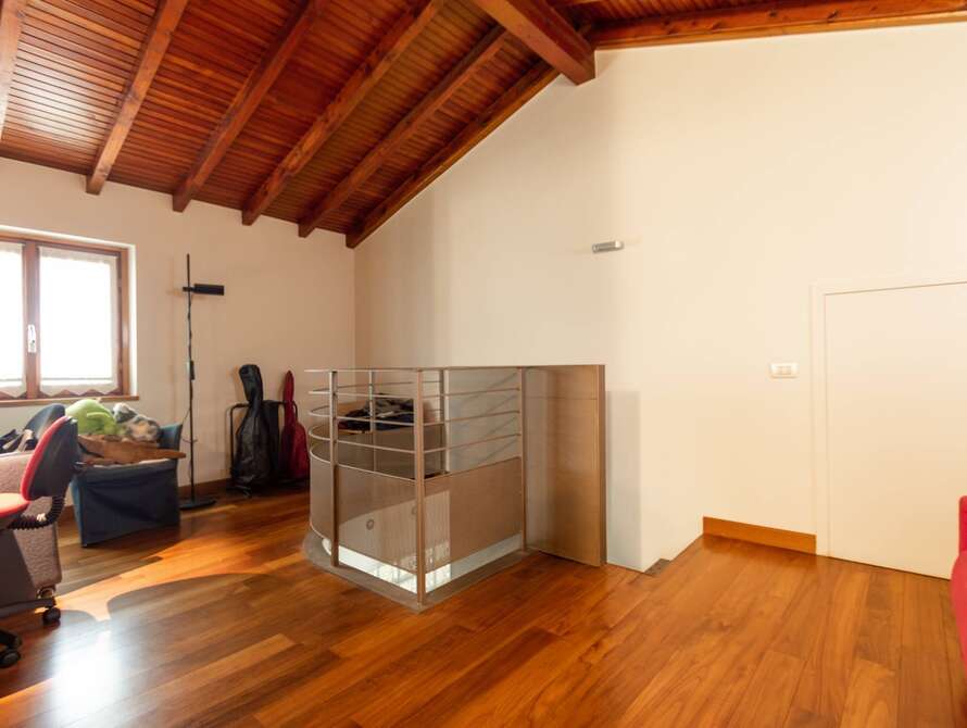 villa di 6 locali a usmate velate
