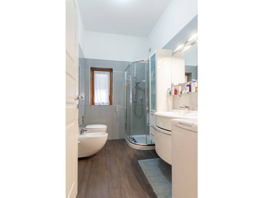 villa di 6 locali a usmate velate