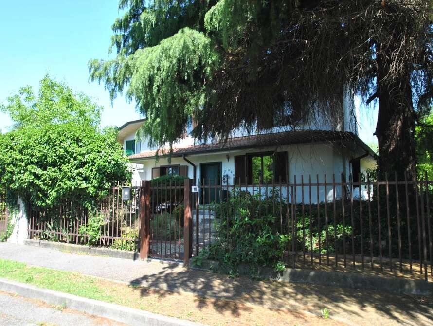 villetta a schiera di 8 locali a vimercate