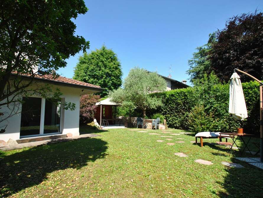 villetta a schiera di 8 locali a vimercate