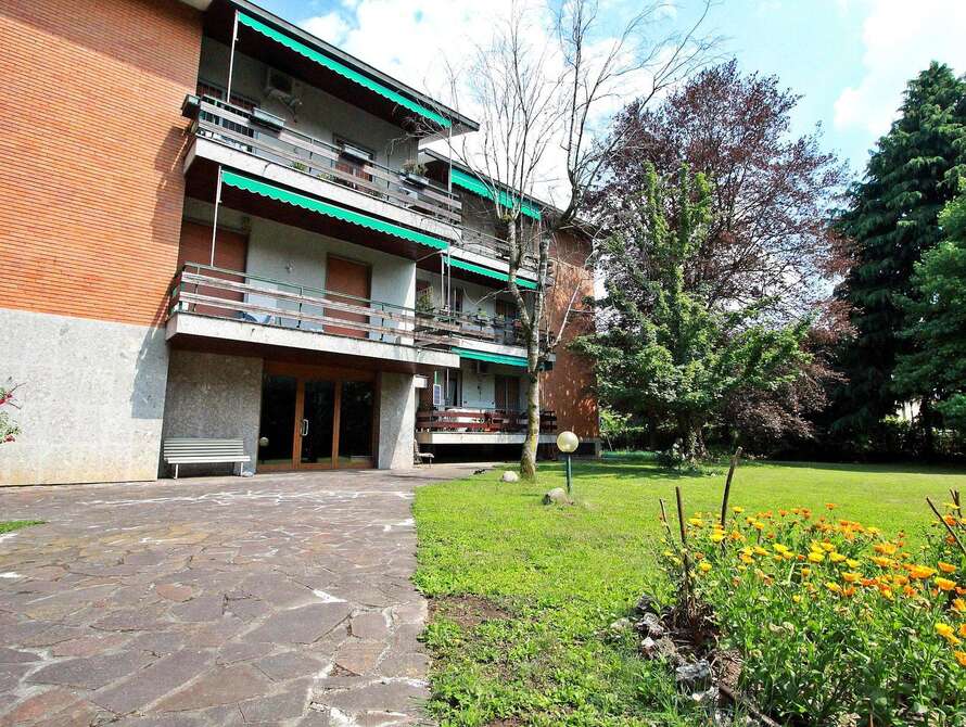 appartamento di 4 locali a vimercate