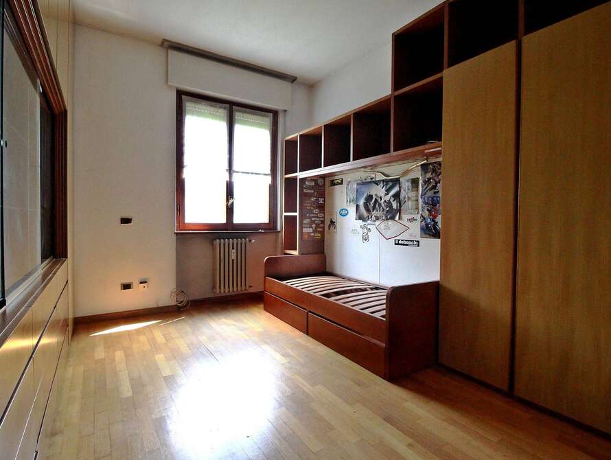 appartamento di 4 locali a vimercate