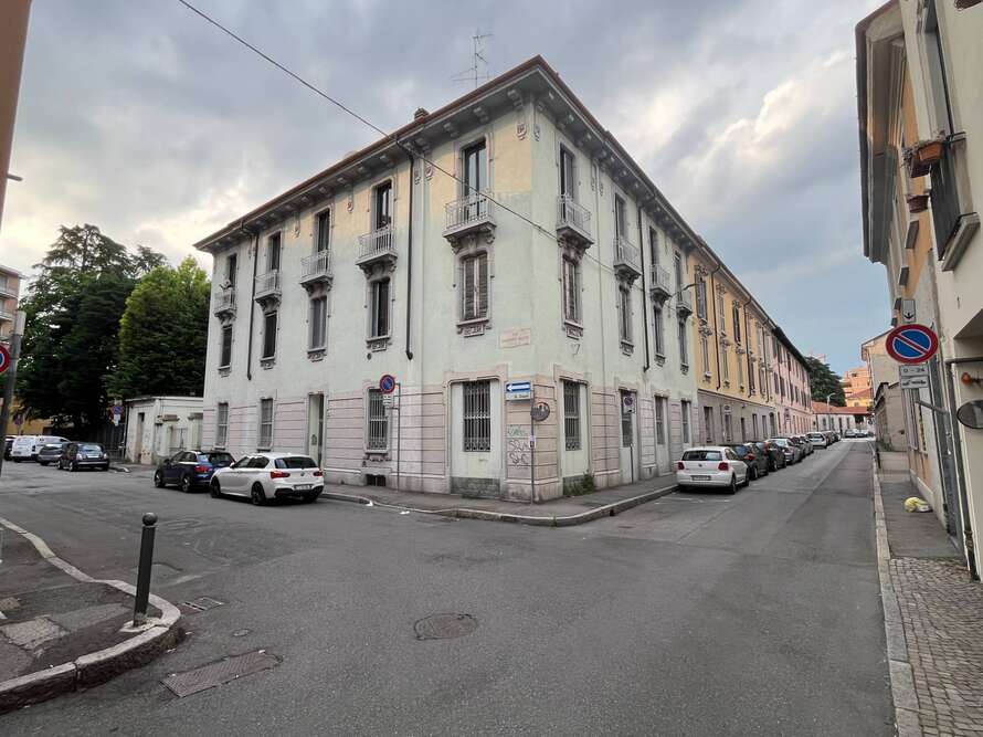 stanza camera di 3 locali a monza