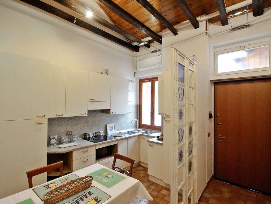 monza centro storico 2 locali arredato