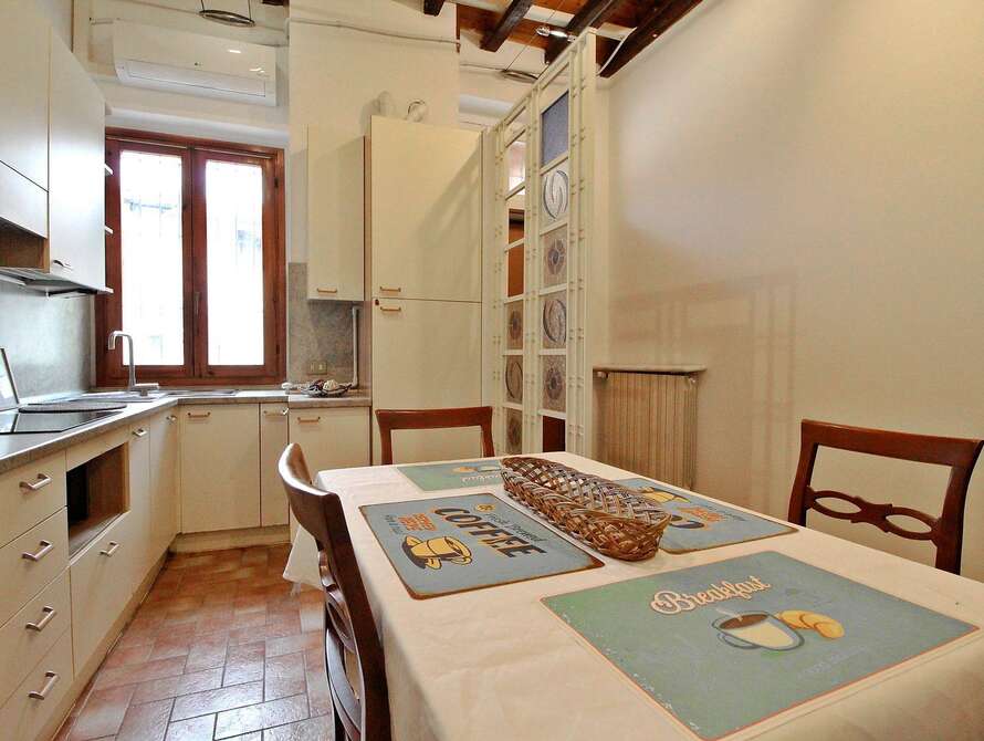 monza centro storico 2 locali arredato