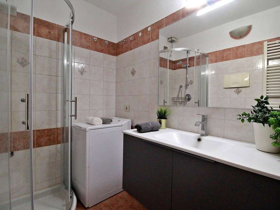 monza centro storico 2 locali arredato