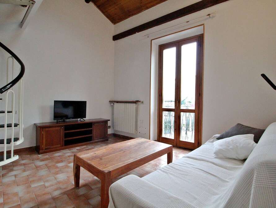 monza centro storico 2 locali arredato