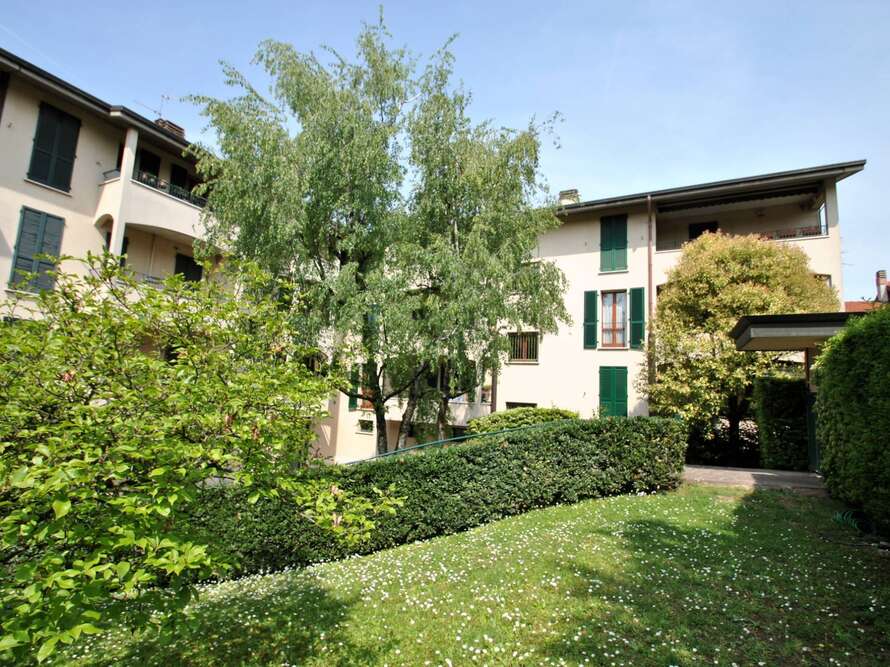 appartamento di 3 locali a vimercate
