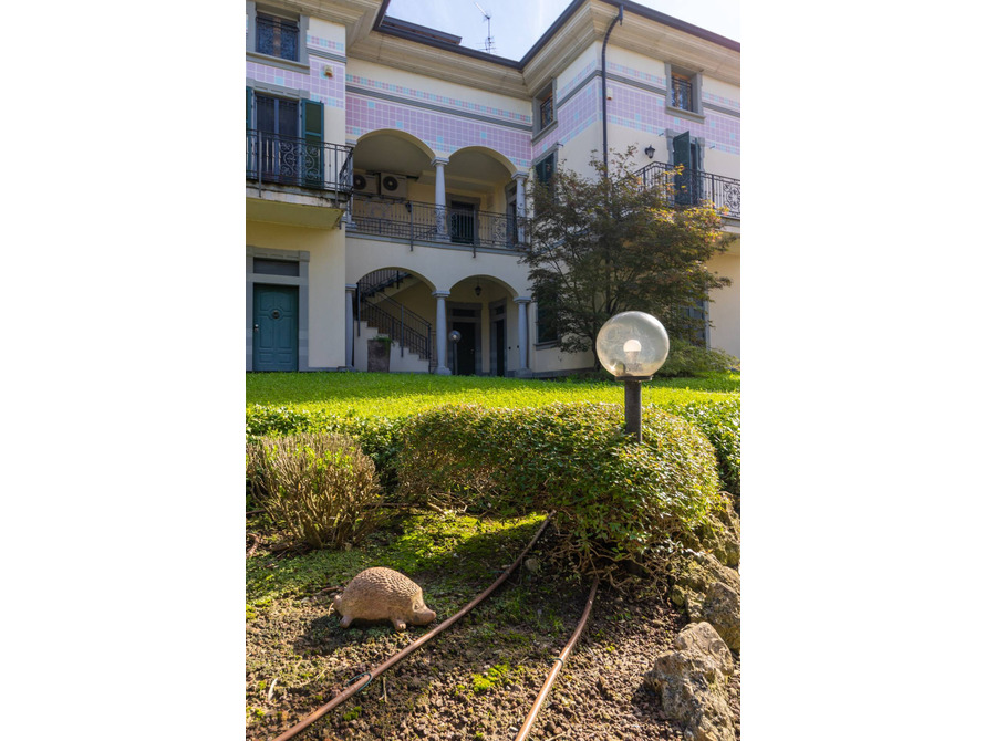 appartamento di 4 locali a usmate velate